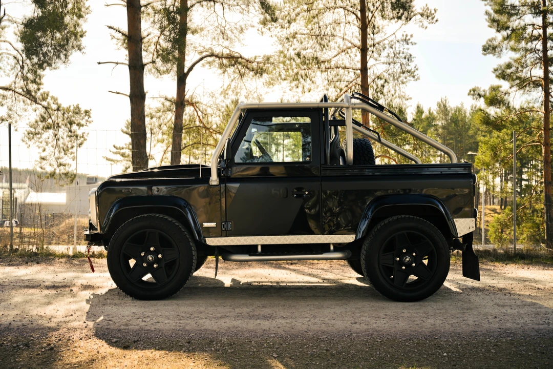 2009 Land Rover Defender 90 - Image 7 of 31