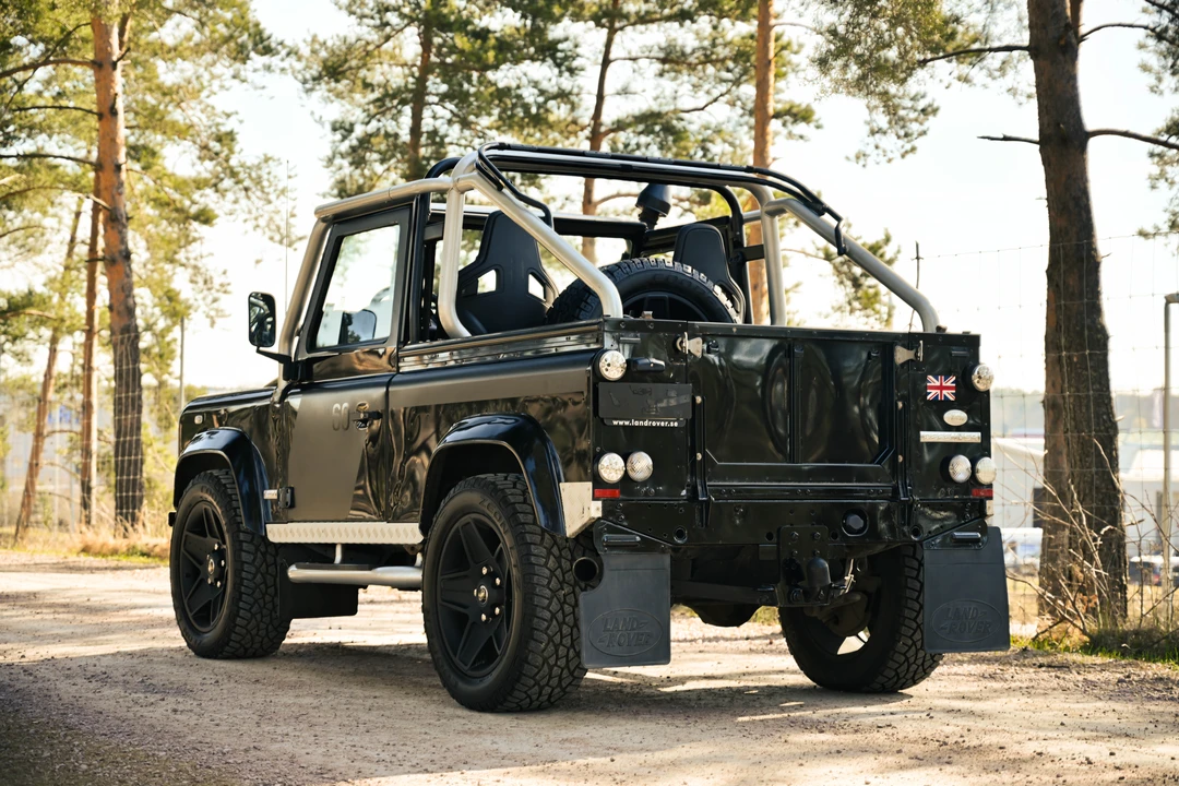 2009 Land Rover Defender 90 - Image 6 of 31