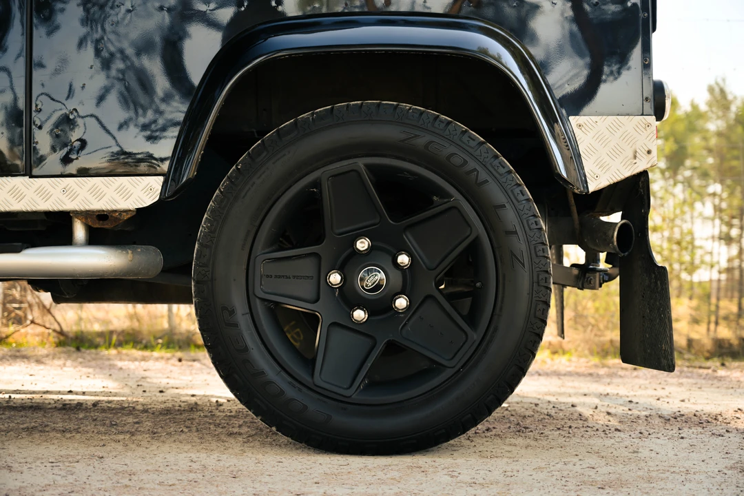 2009 Land Rover Defender 90 - Image 30 of 31
