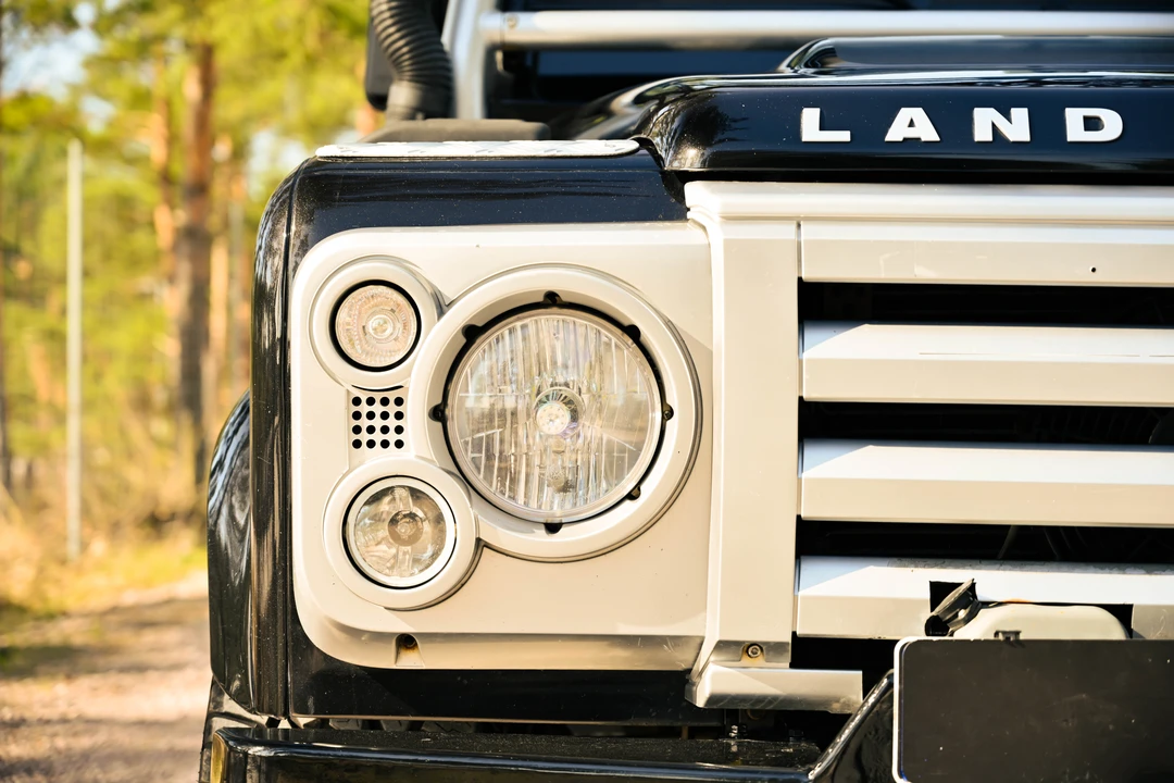 2009 Land Rover Defender 90 - Image 18 of 31