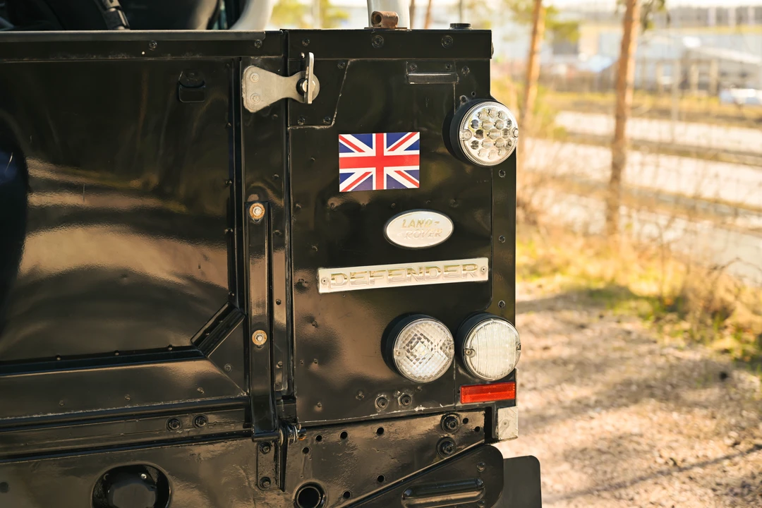 2009 Land Rover Defender 90 - Image 23 of 31