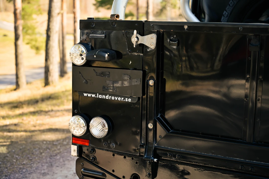 2009 Land Rover Defender 90 - Image 24 of 31