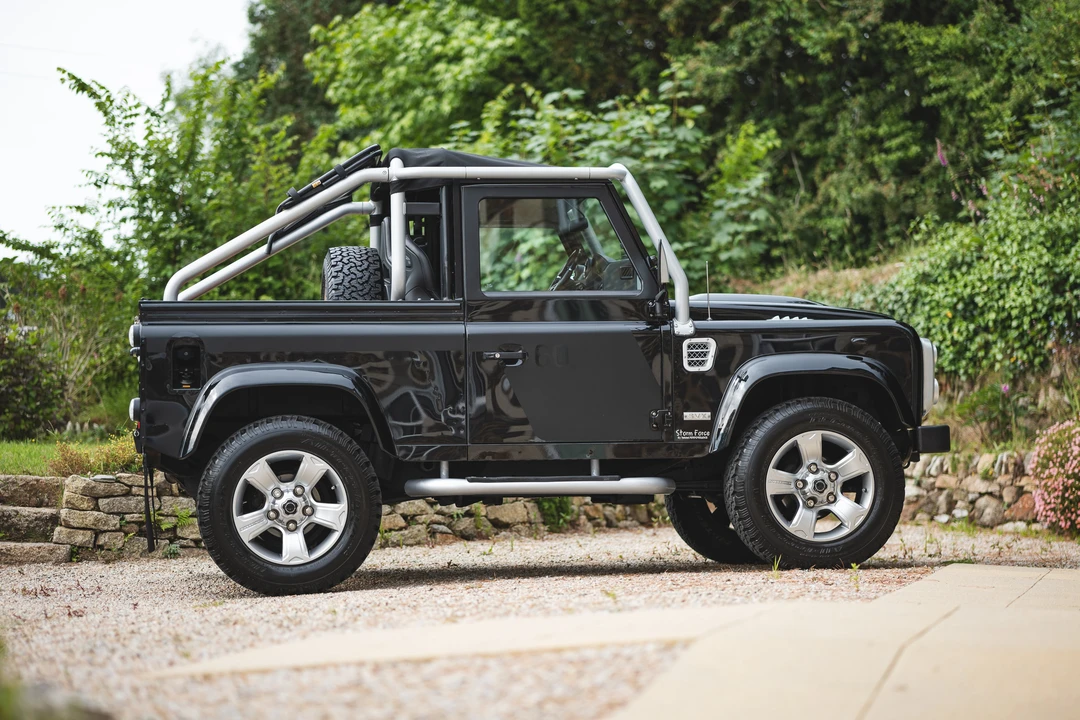 2009 Land Rover Defender 90 - Image 4 of 31