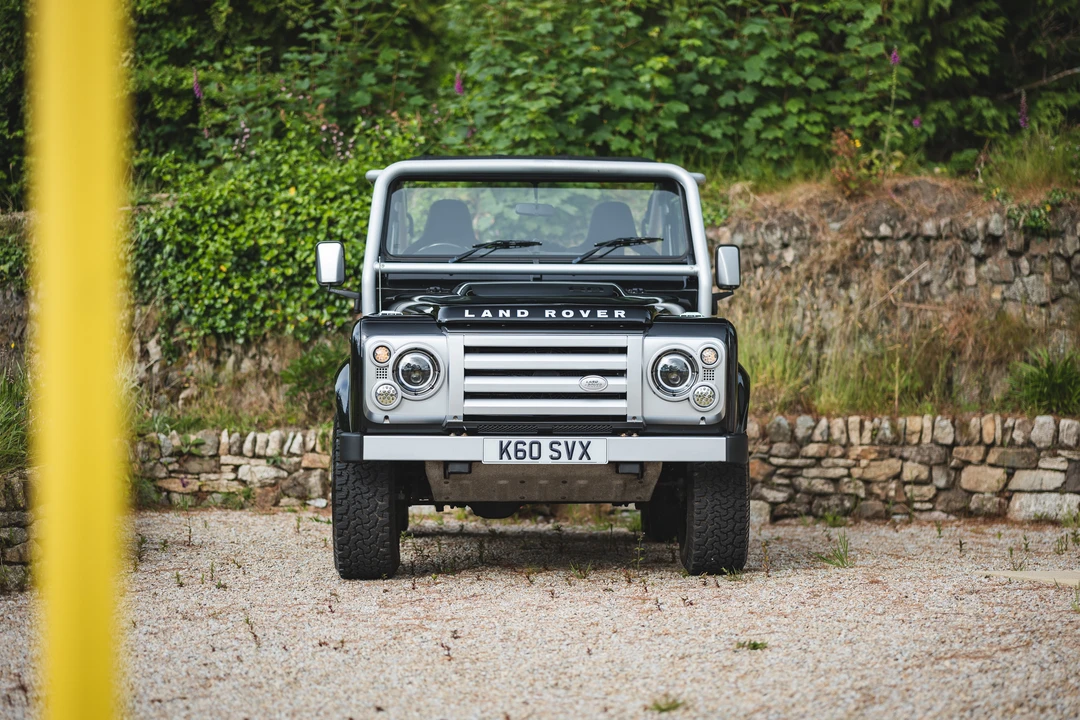 2009 Land Rover Defender 90 - Image 2 of 31