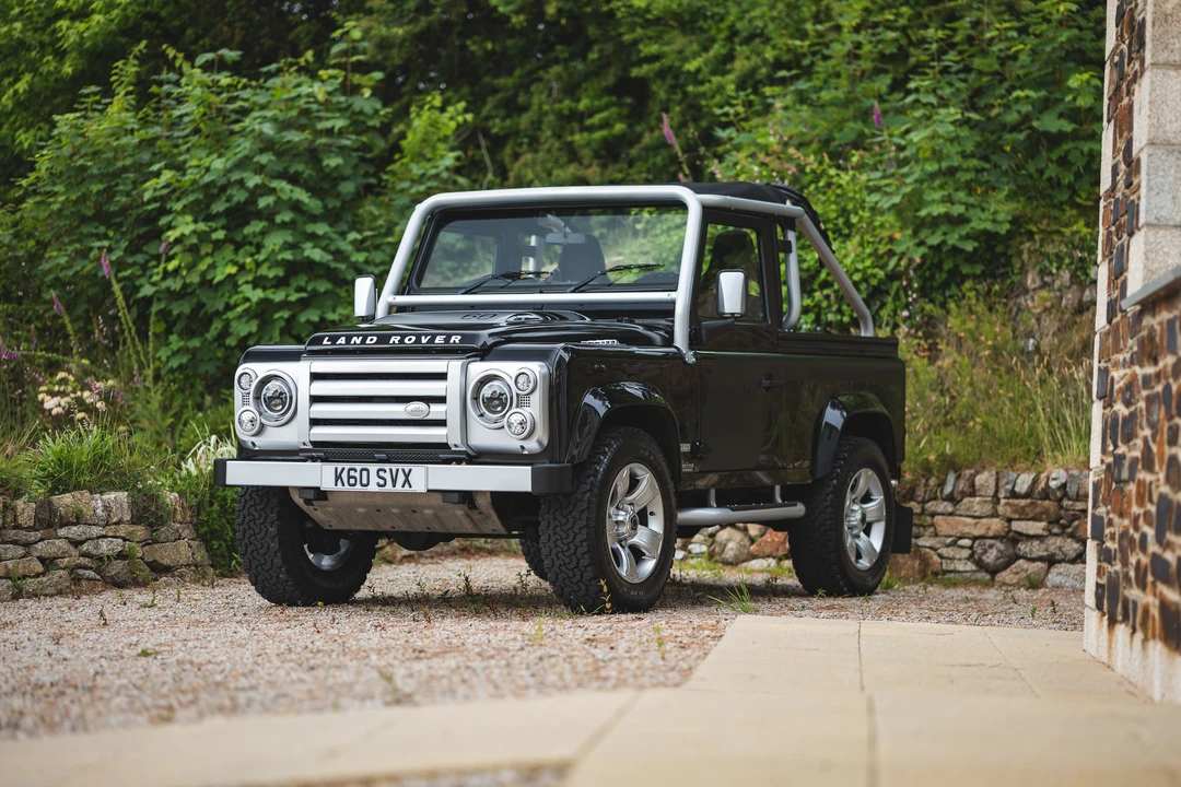 2009 Land Rover Defender 90 - Image 9 of 31