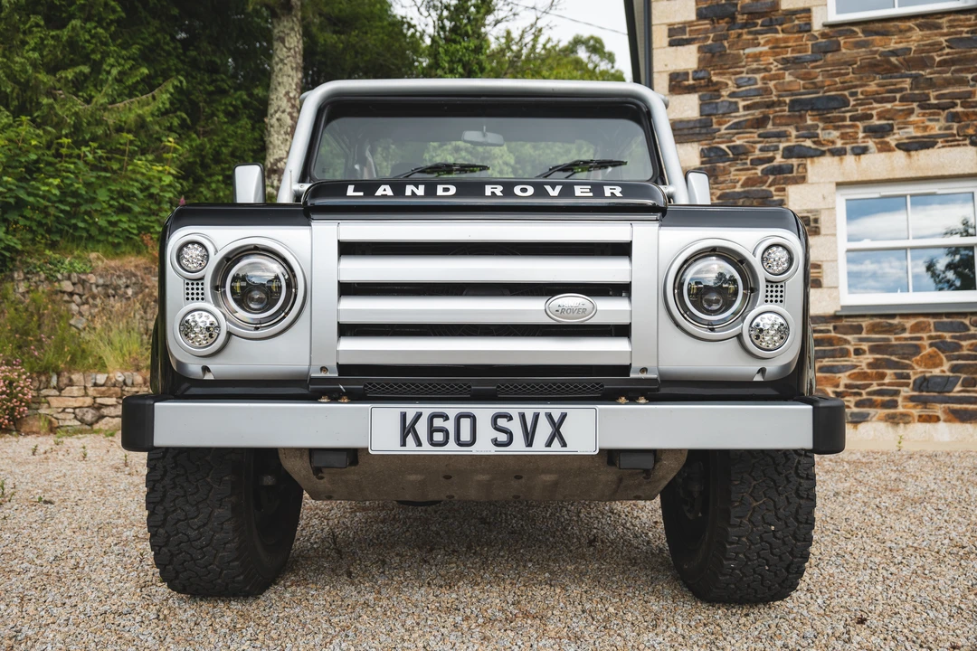 2009 Land Rover Defender 90 - Image 10 of 31