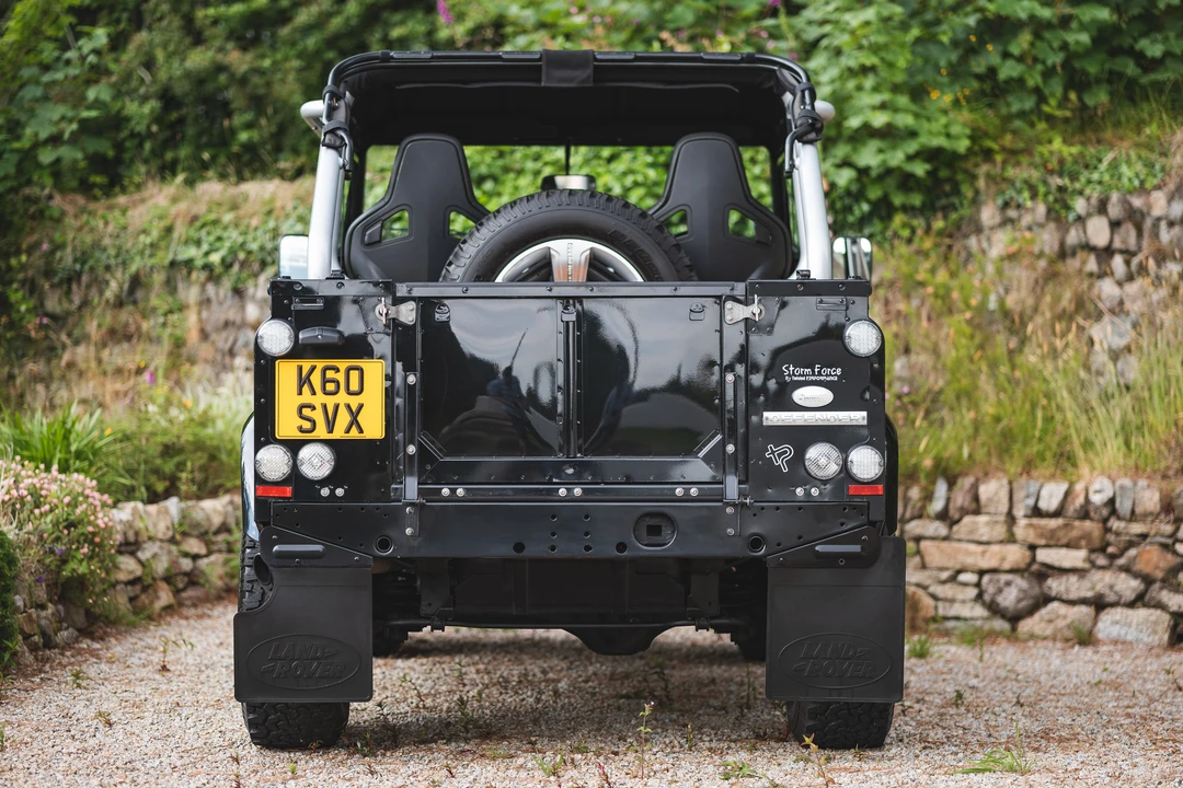 2009 Land Rover Defender 90 - Image 6 of 31