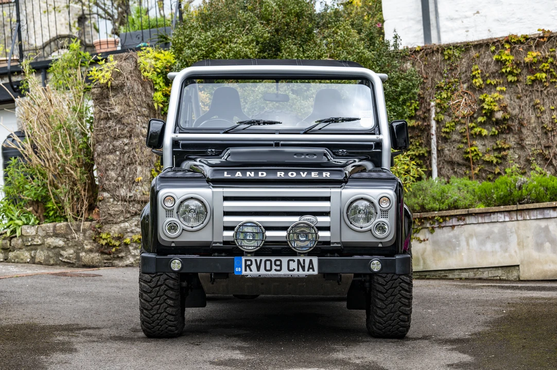 2009 Land Rover Defender 90 - Image 2 of 31