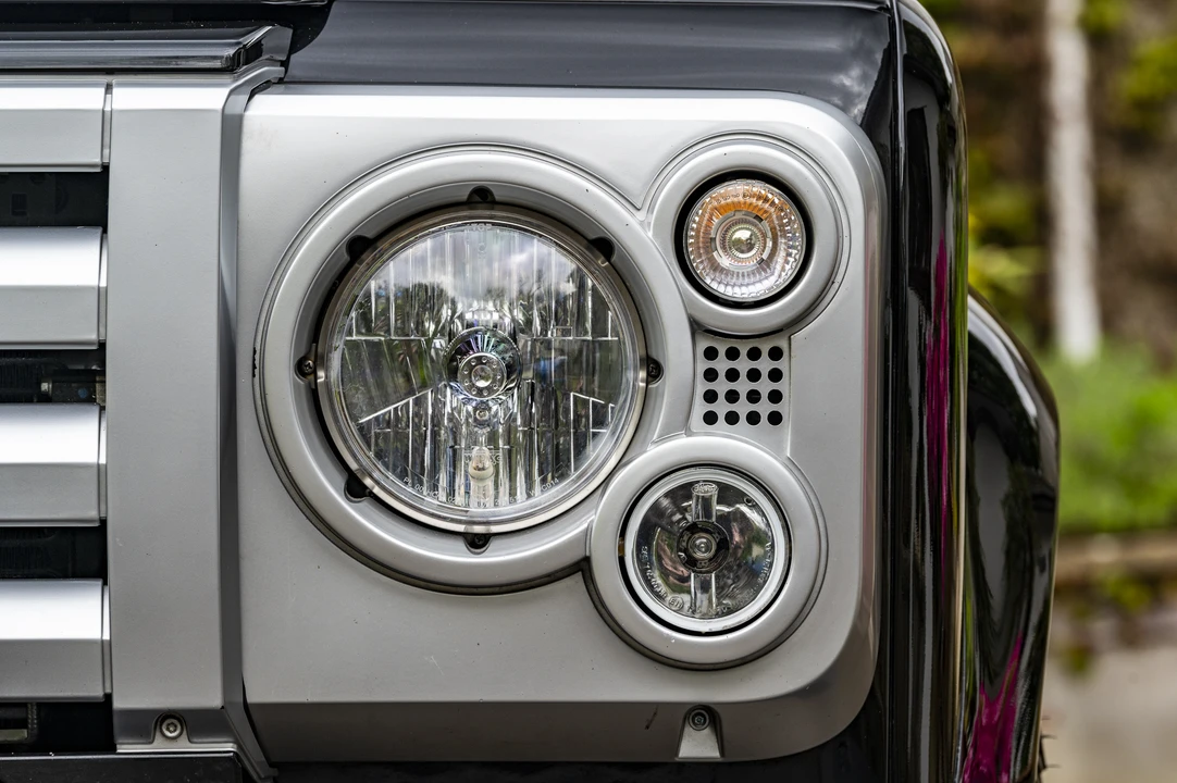 2009 Land Rover Defender 90 - Image 12 of 31