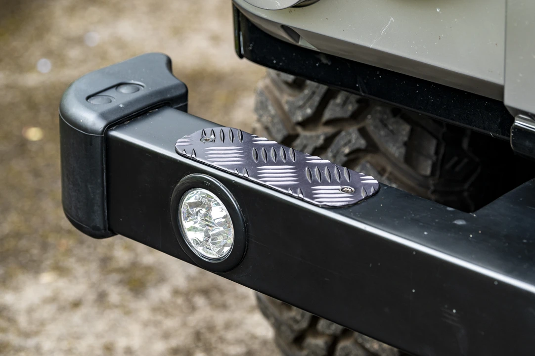 2009 Land Rover Defender 90 - Image 13 of 31