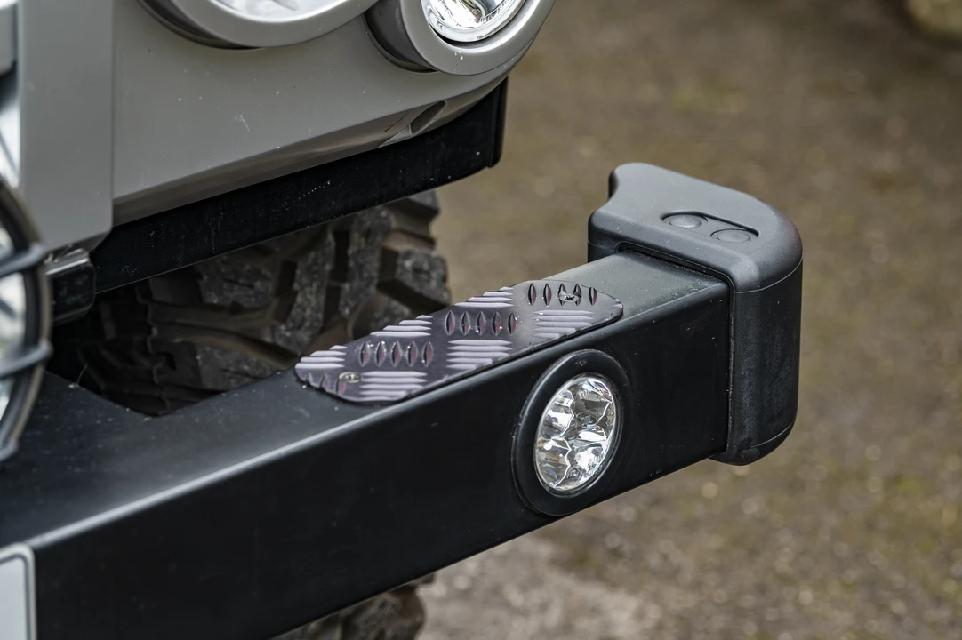 2009 Land Rover Defender 90 - Image 14 of 31