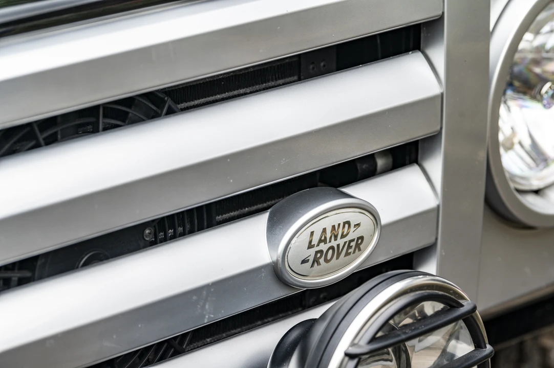 2009 Land Rover Defender 90 - Image 15 of 31