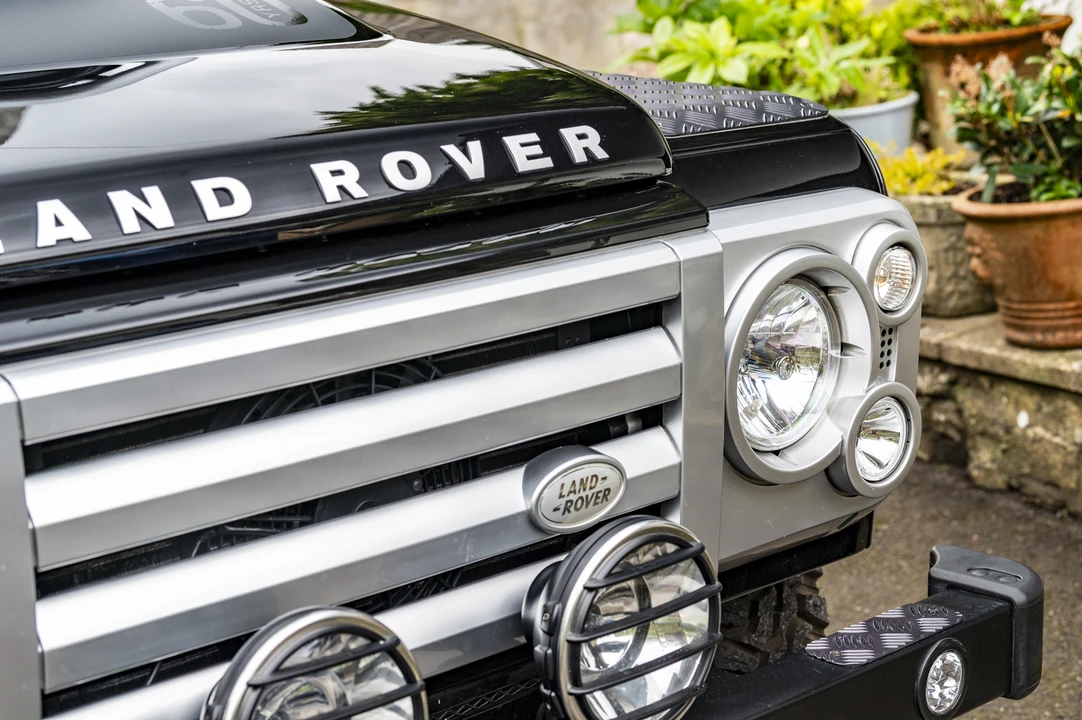 2009 Land Rover Defender 90 - Image 16 of 31
