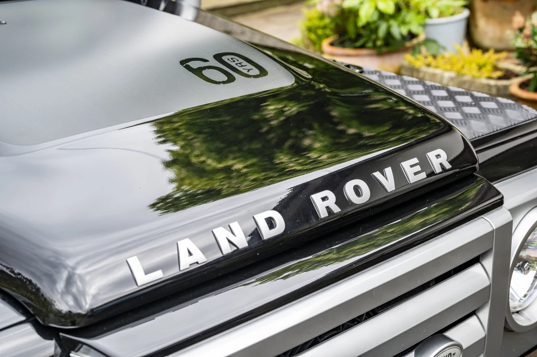 2009 Land Rover Defender 90 - Image 17 of 31