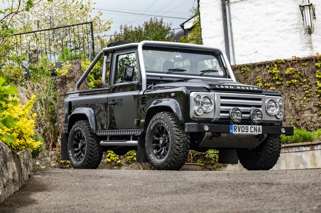 2009 Land Rover Defender 90 - Image 3 of 31