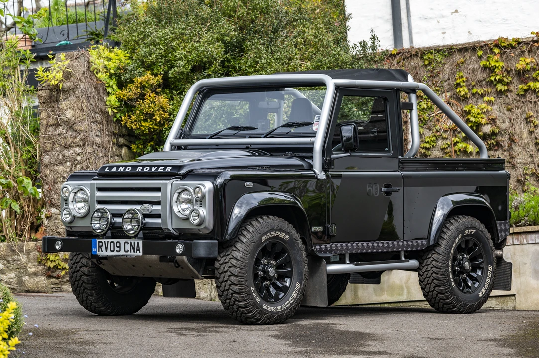 2009 Land Rover Defender 90 - Image 9 of 31