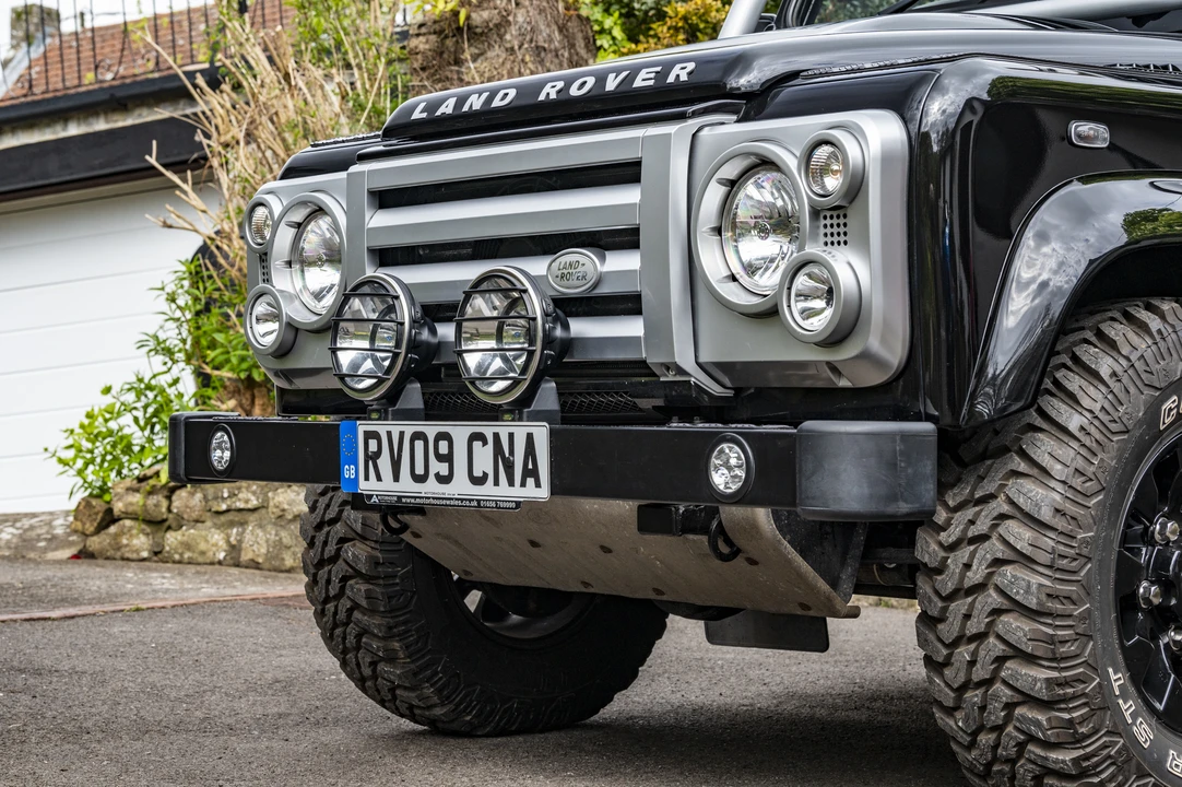 2009 Land Rover Defender 90 - Image 28 of 31
