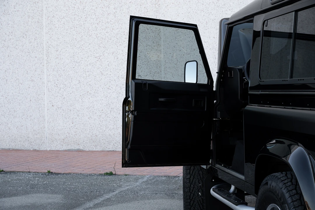 2009 Land Rover Defender 90 - Image 18 of 31