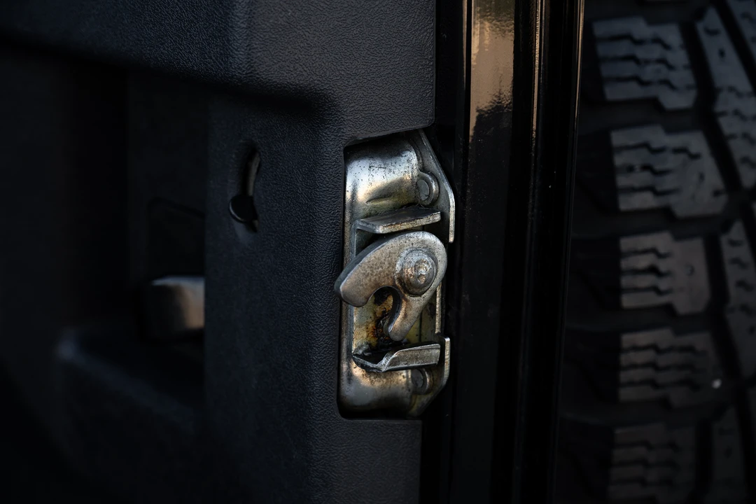 2009 Land Rover Defender 90 - Image 19 of 31