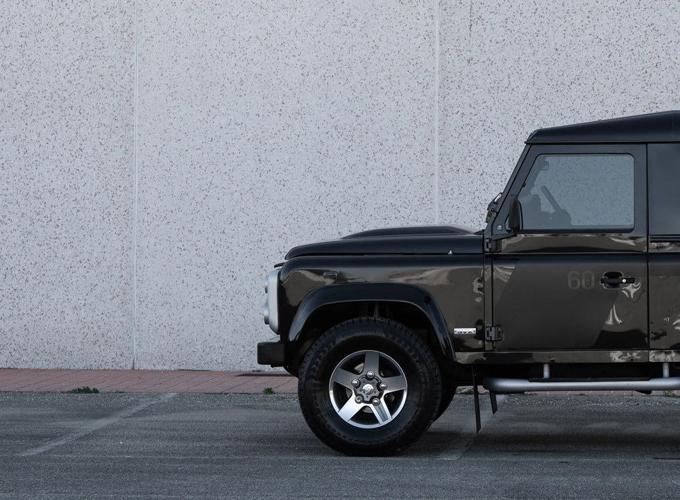 2009 Land Rover Defender 90 - Image 17 of 31