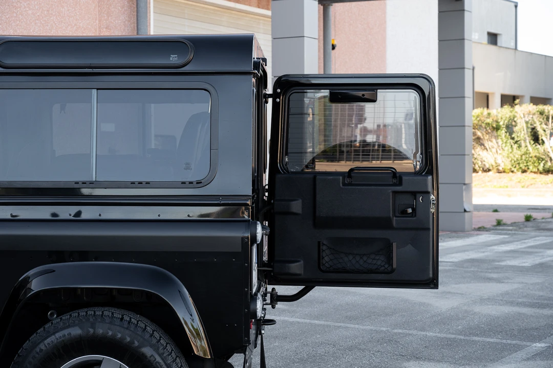 2009 Land Rover Defender 90 - Image 23 of 31