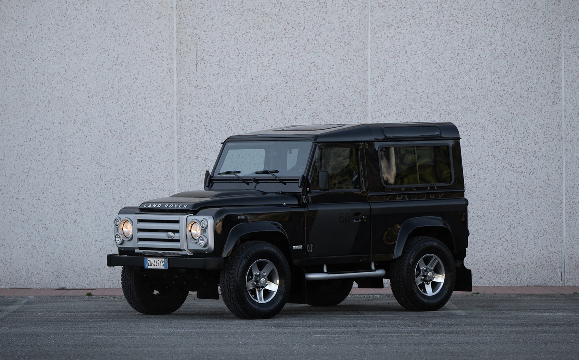 2009 Land Rover Defender 90 - Image 9 of 31