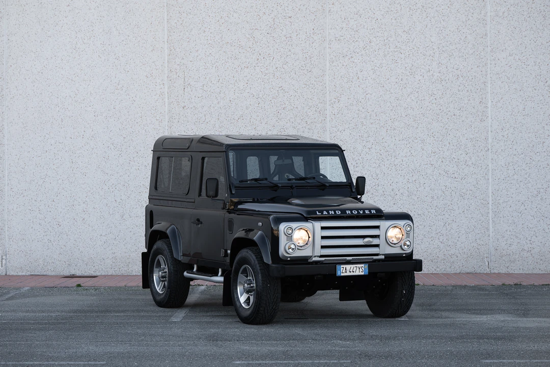 2009 Land Rover Defender 90 - Image 3 of 31