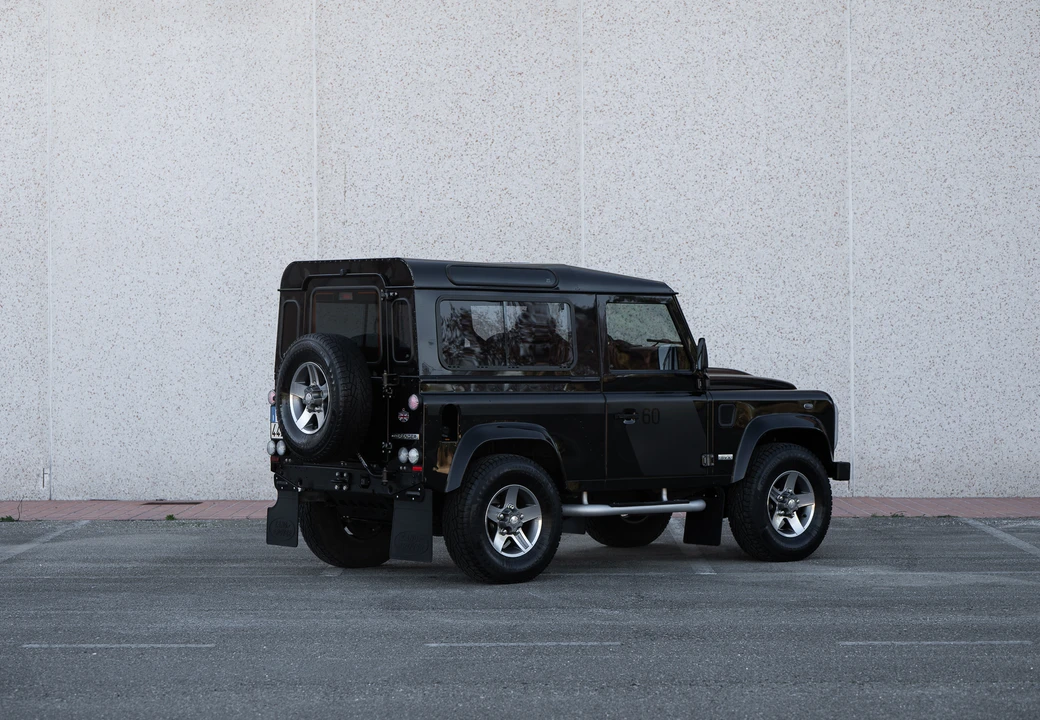 2009 Land Rover Defender 90 - Image 5 of 31