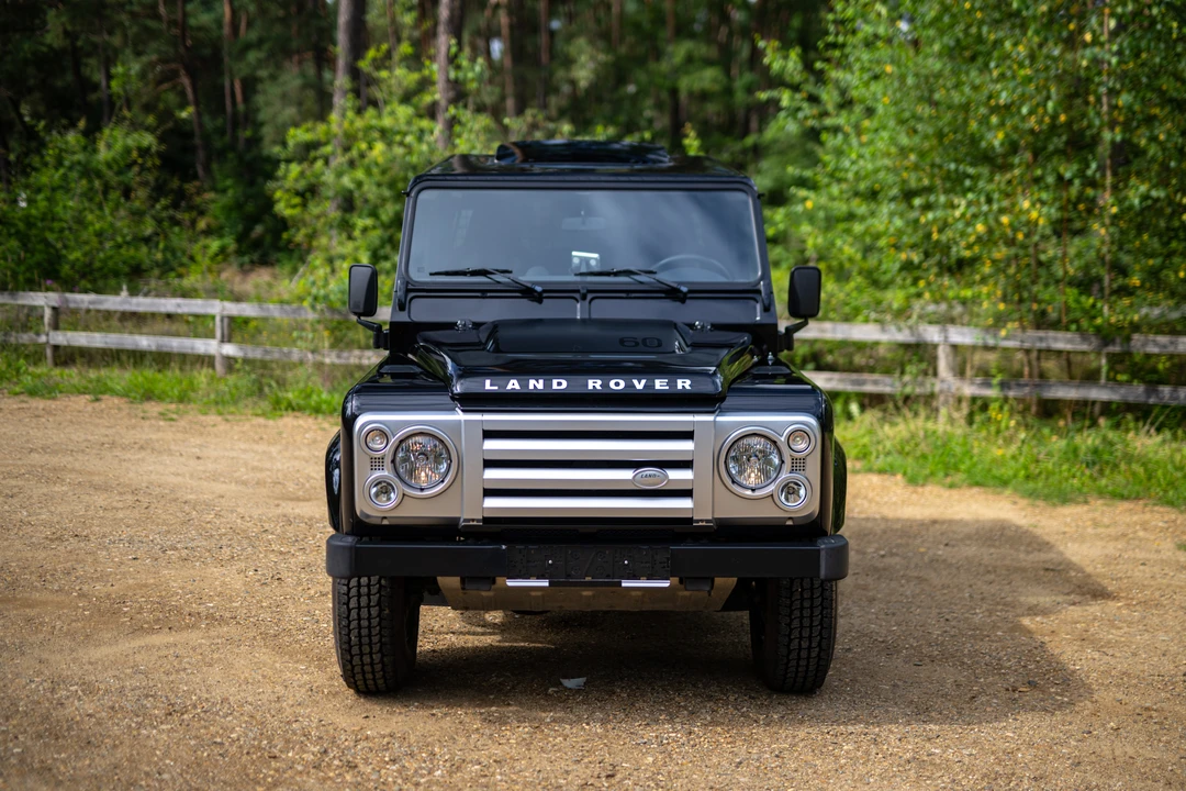2009 Land Rover Defender 90 - Image 7 of 31