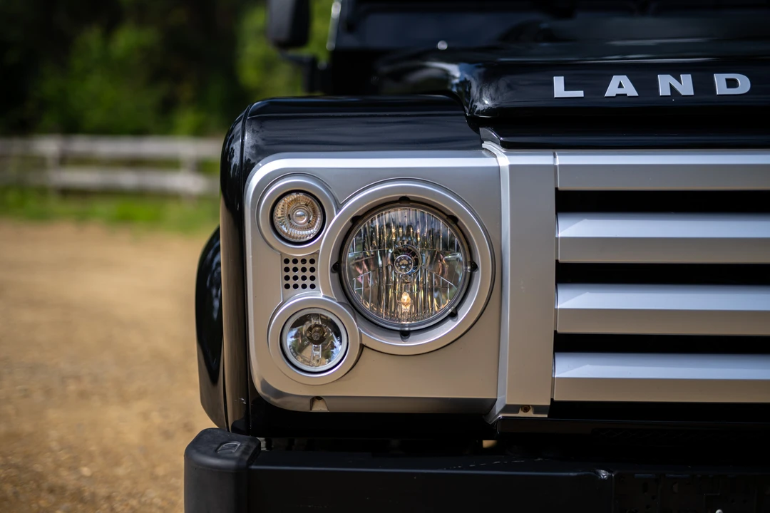 2009 Land Rover Defender 90 - Image 12 of 31