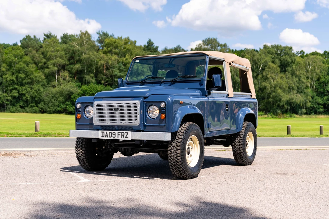 2009 Land Rover Defender 90 - Image 3 of 31
