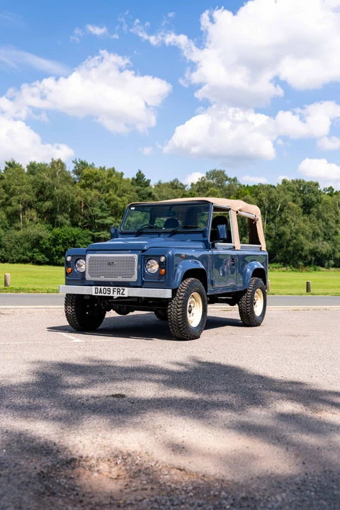 2009 Land Rover Defender 90 - Image 27 of 31