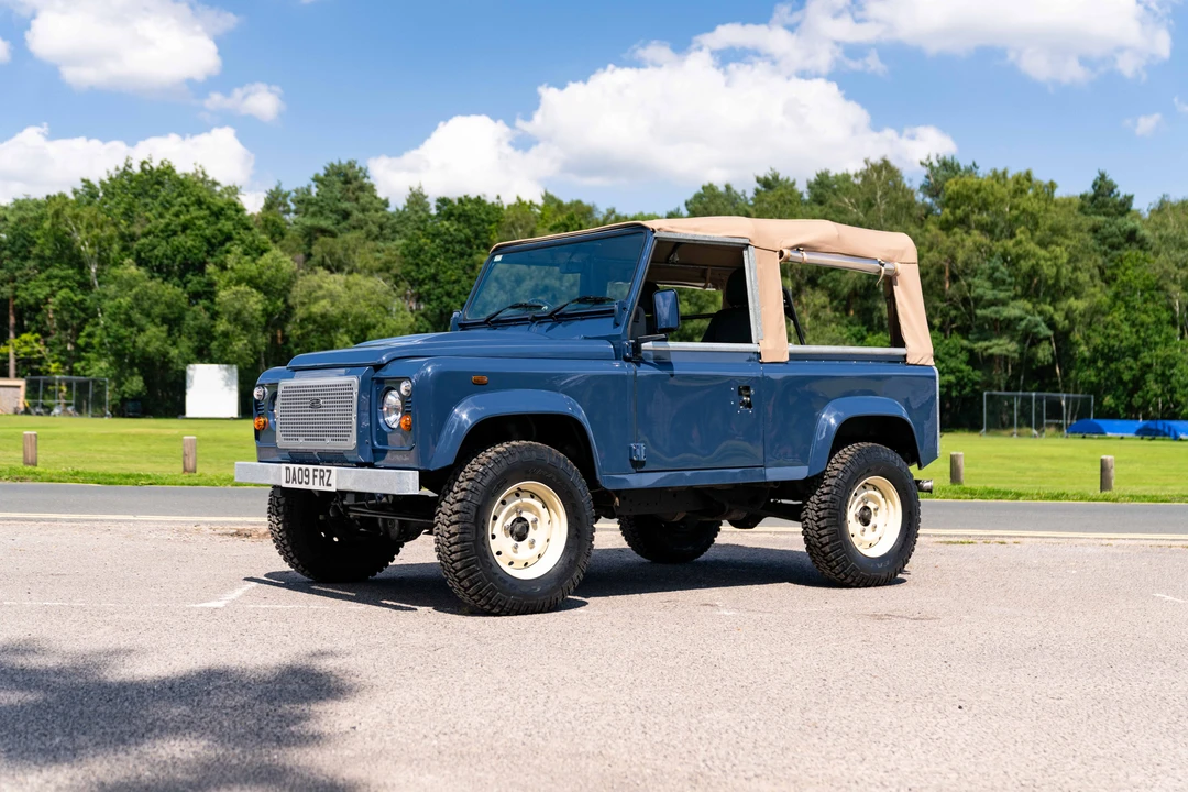 2009 Land Rover Defender 90 - Image 20 of 31