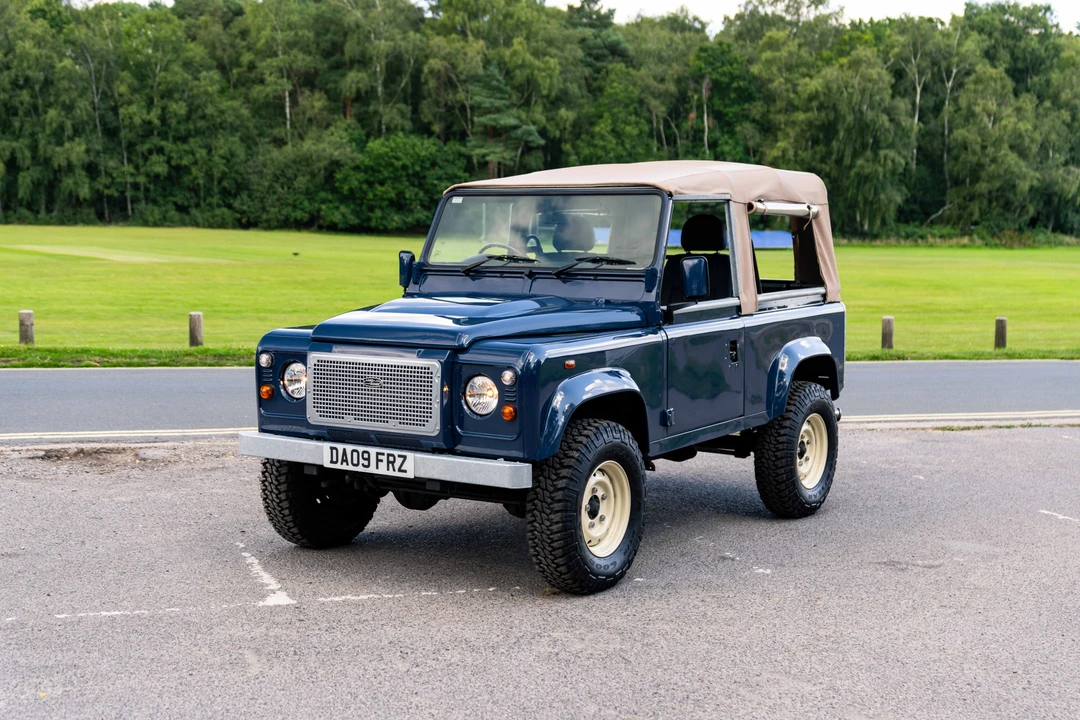 2009 Land Rover Defender 90 - Image 25 of 31