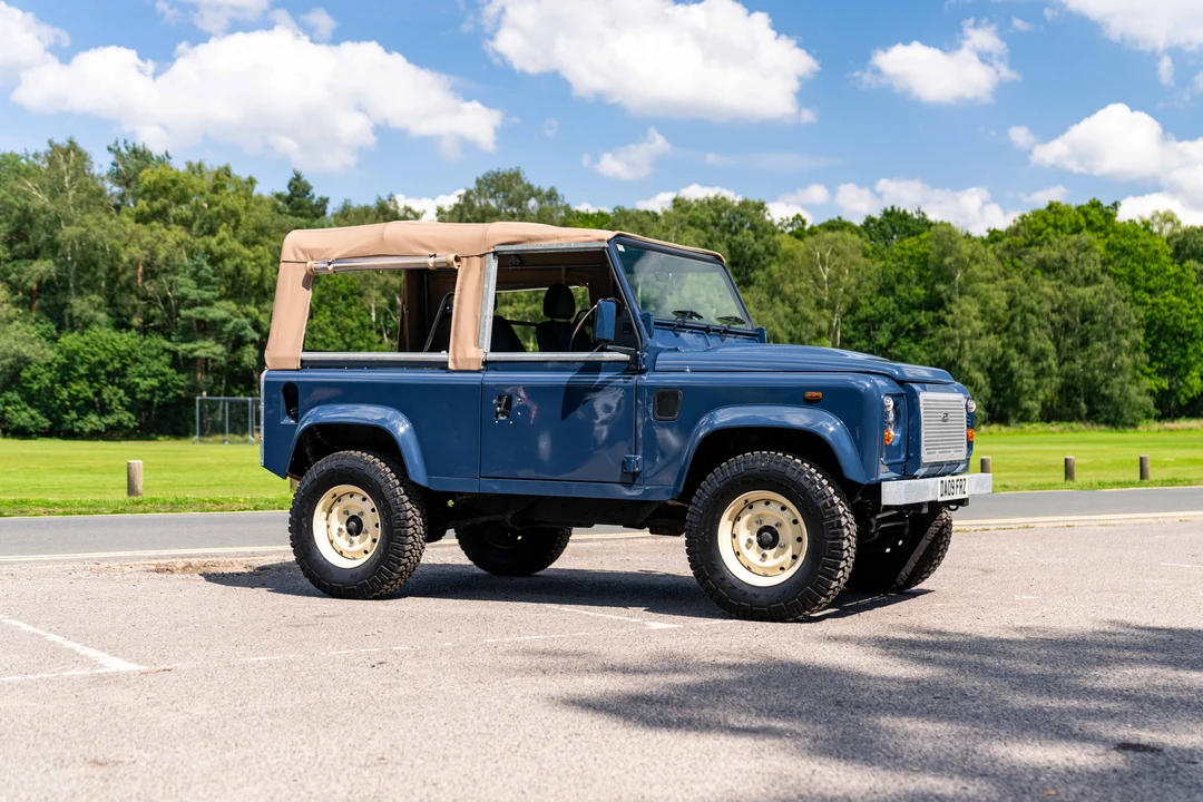 2009 Land Rover Defender 90 - Image 22 of 31