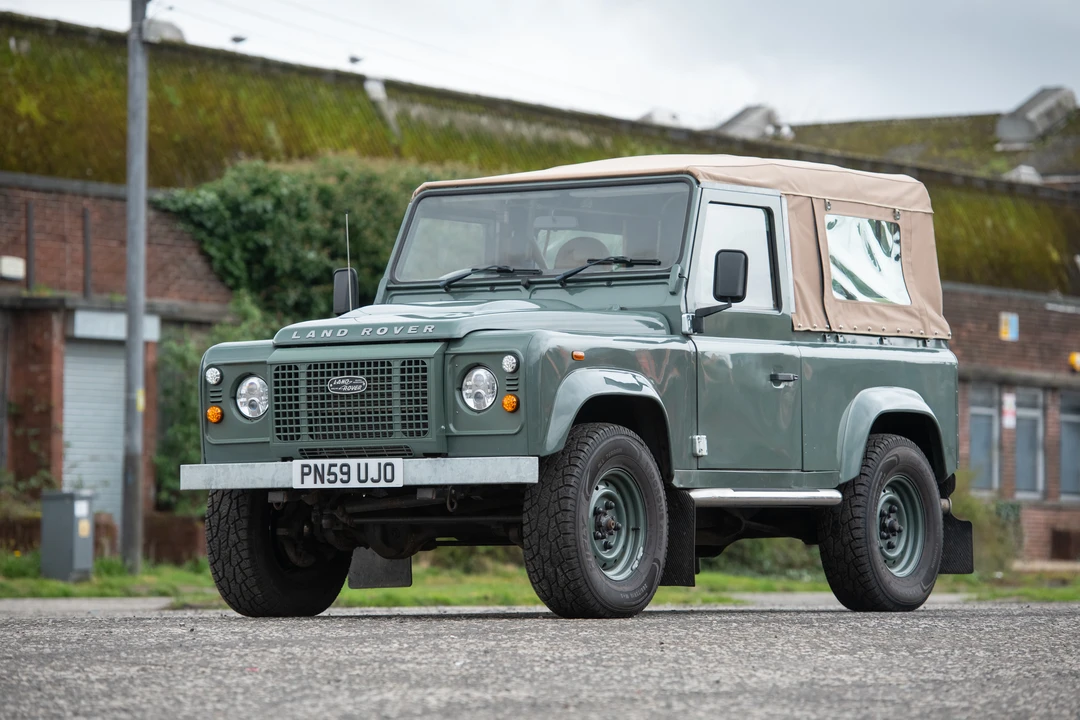 2009 Land Rover Defender 90 - Image 3 of 31