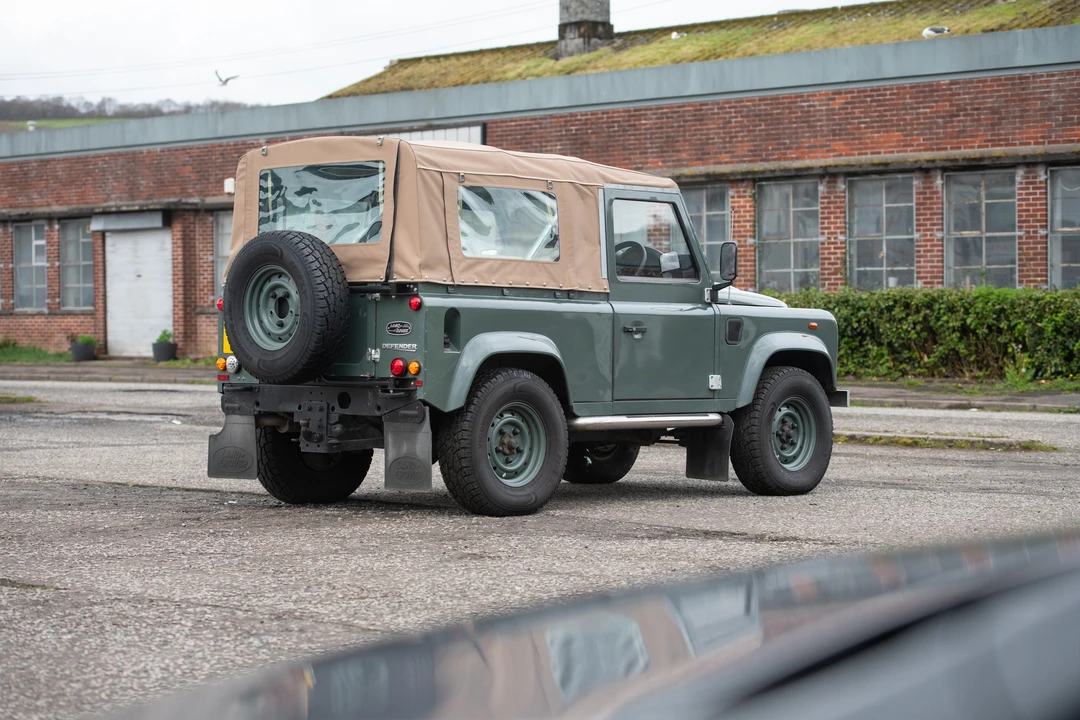 2009 Land Rover Defender 90 - Image 7 of 31