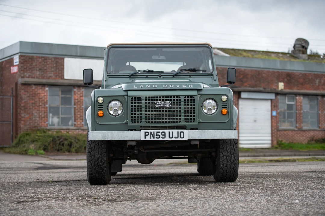 2009 Land Rover Defender 90 - Image 2 of 31