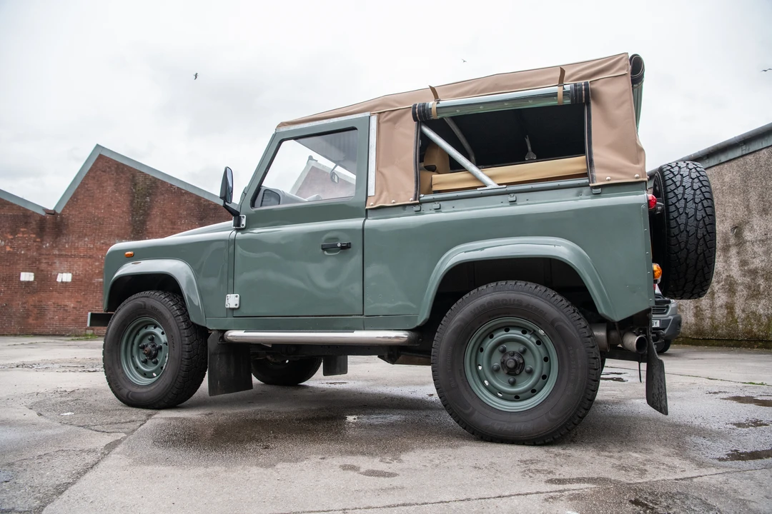2009 Land Rover Defender 90 - Image 4 of 31