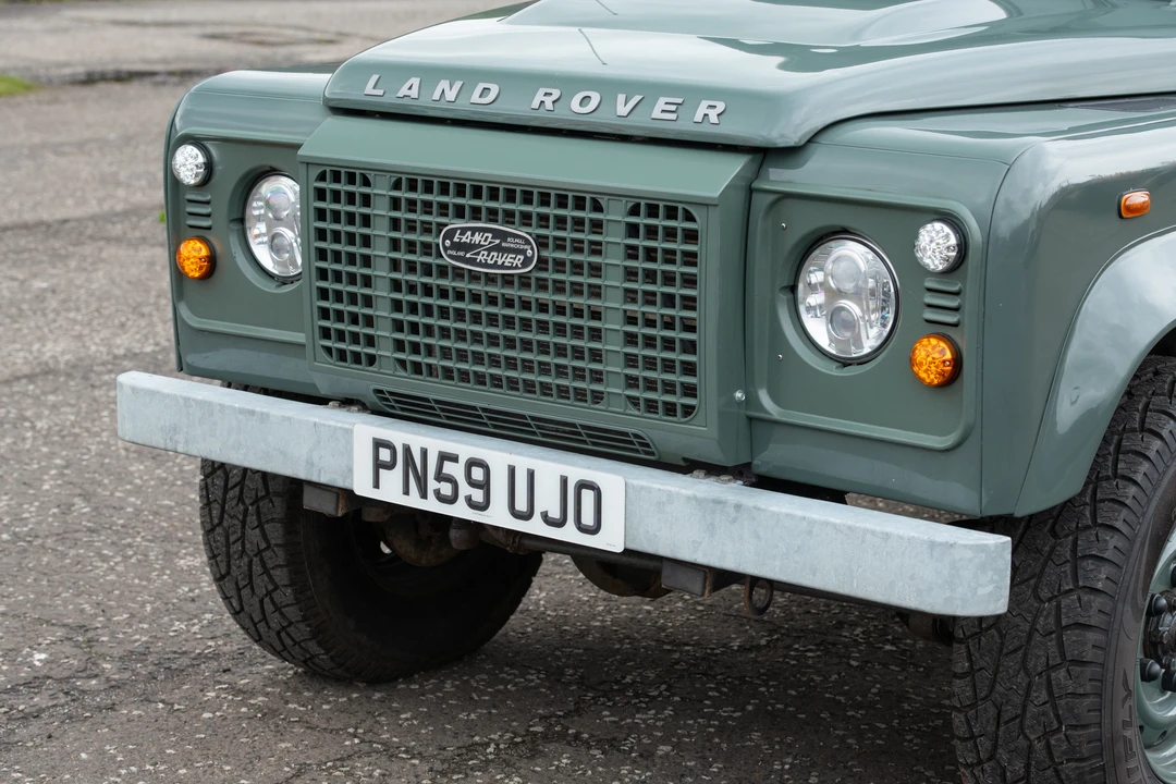 2009 Land Rover Defender 90 - Image 12 of 31
