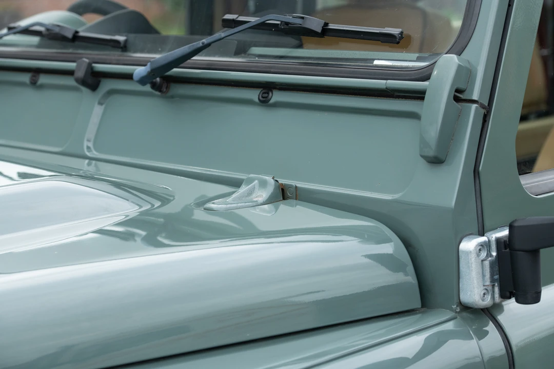 2009 Land Rover Defender 90 - Image 16 of 31