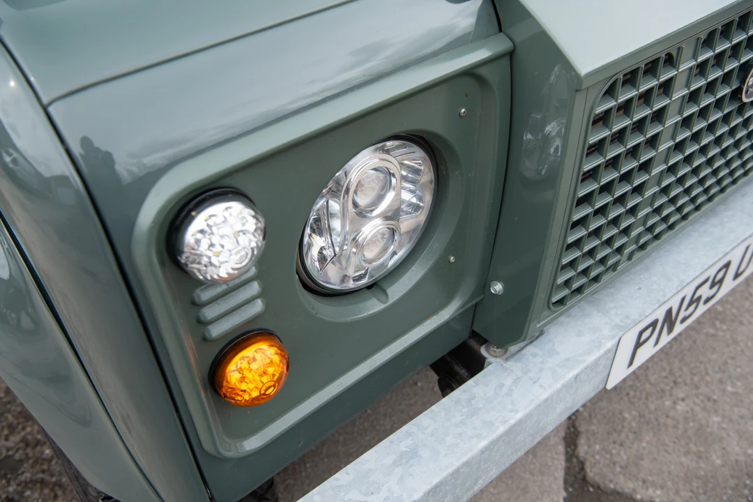 2009 Land Rover Defender 90 - Image 18 of 31