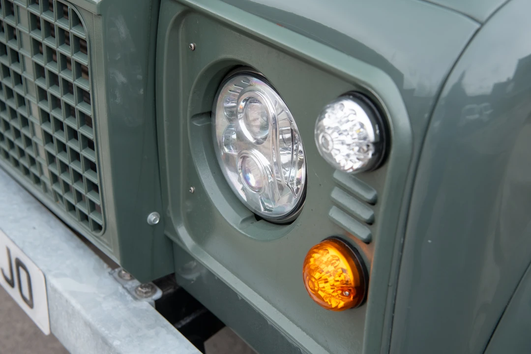 2009 Land Rover Defender 90 - Image 20 of 31