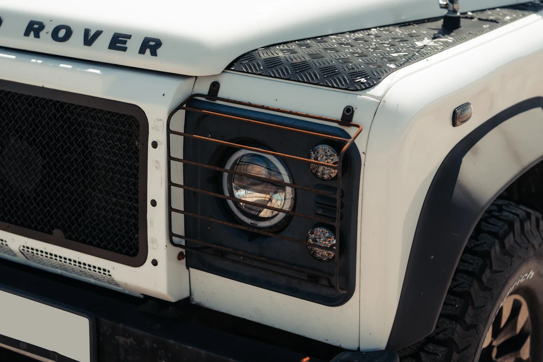 2009 Land Rover Defender 90 - Image 12 of 31