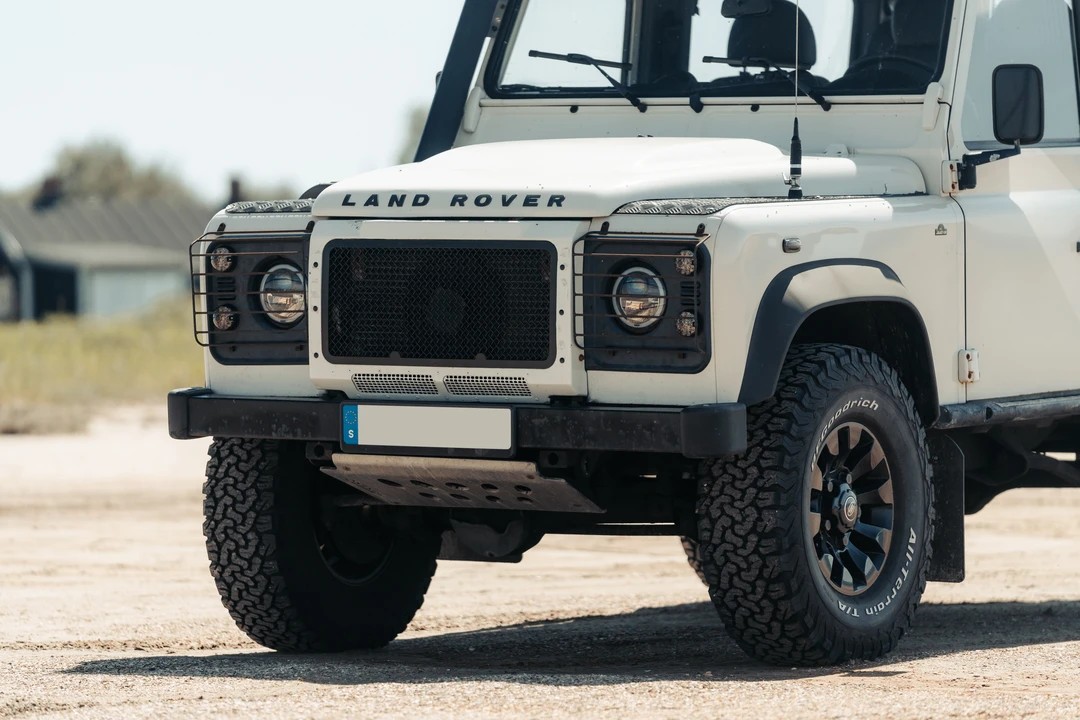 2009 Land Rover Defender 90 - Image 17 of 31