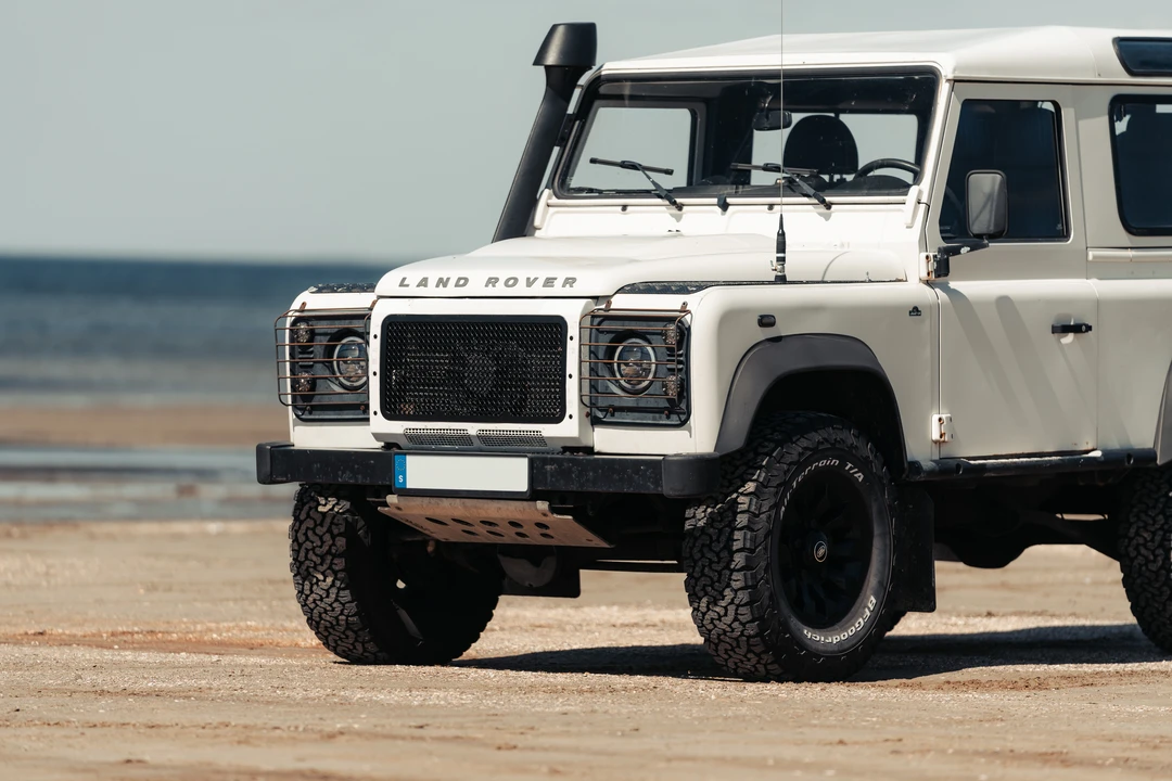 2009 Land Rover Defender 90 - Image 18 of 31