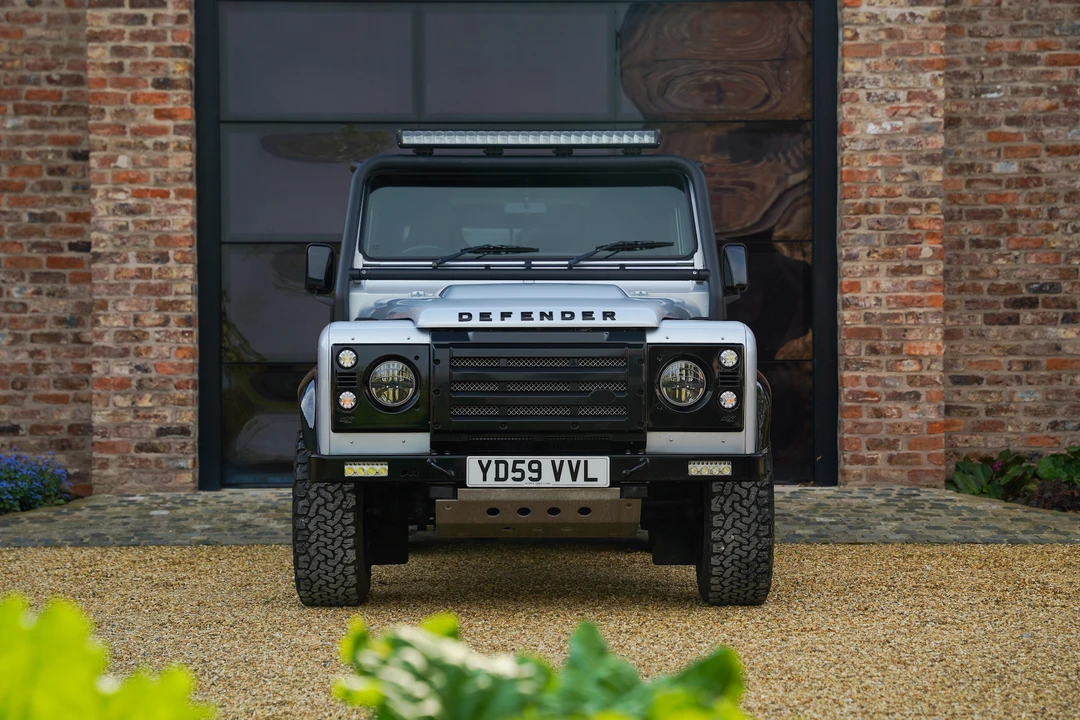2009 Land Rover Defender 90 - Image 13 of 31