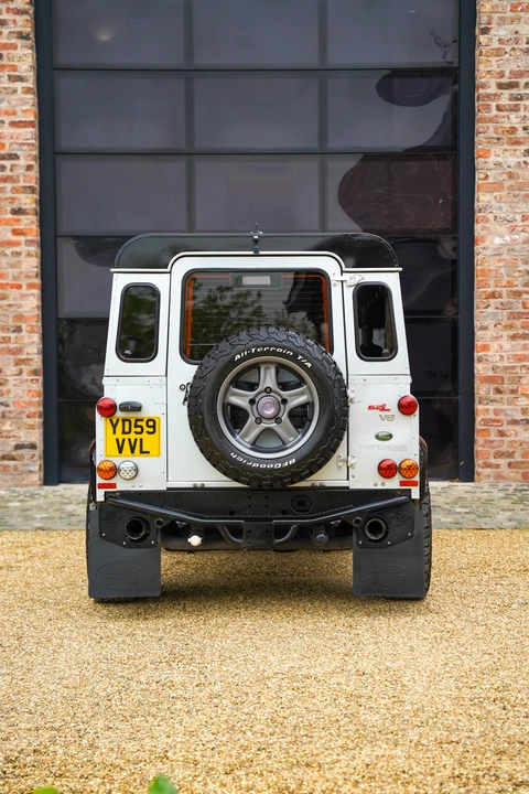 2009 Land Rover Defender 90 - Image 23 of 31