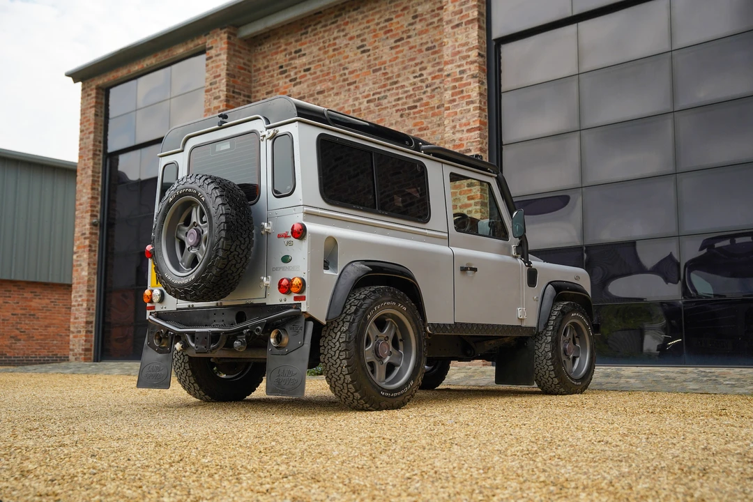 2009 Land Rover Defender 90 - Image 25 of 31