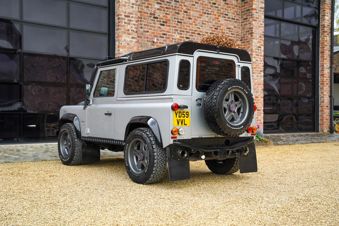 2009 Land Rover Defender 90 - Image 8 of 31